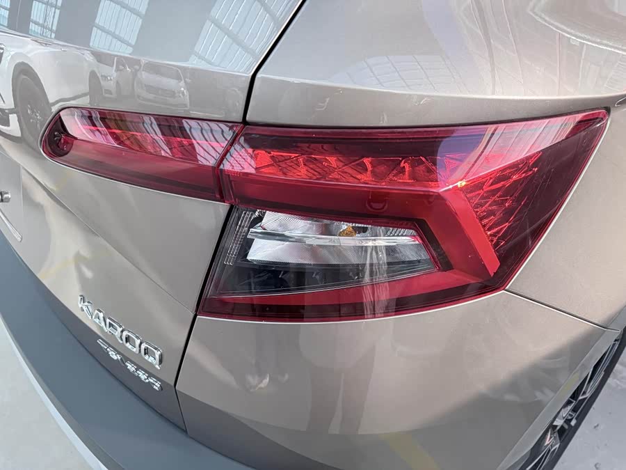 Skoda Karoq 2020 car image #21