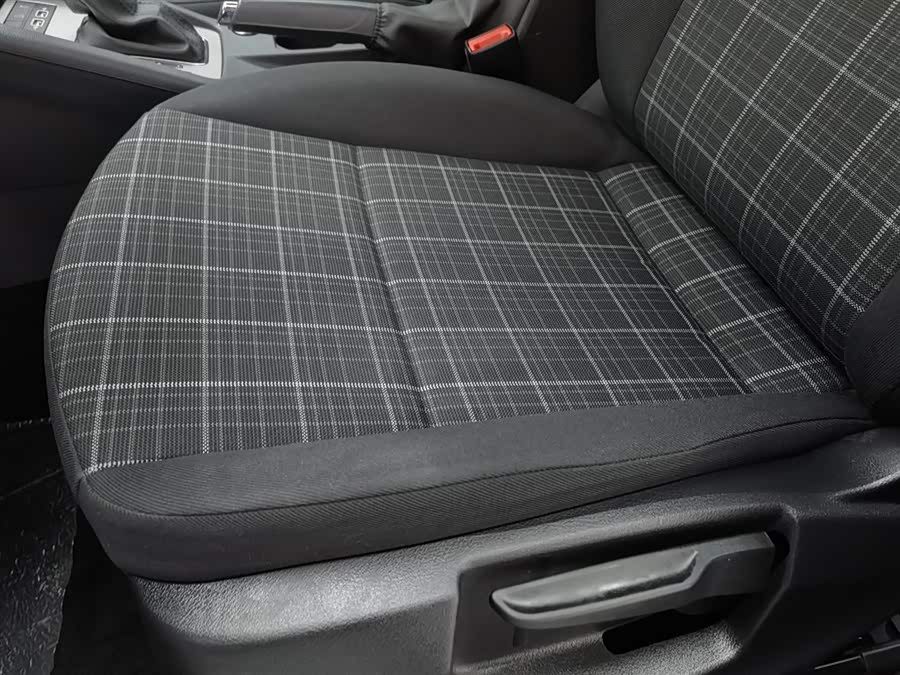 Skoda Octavia 2020 car image #21