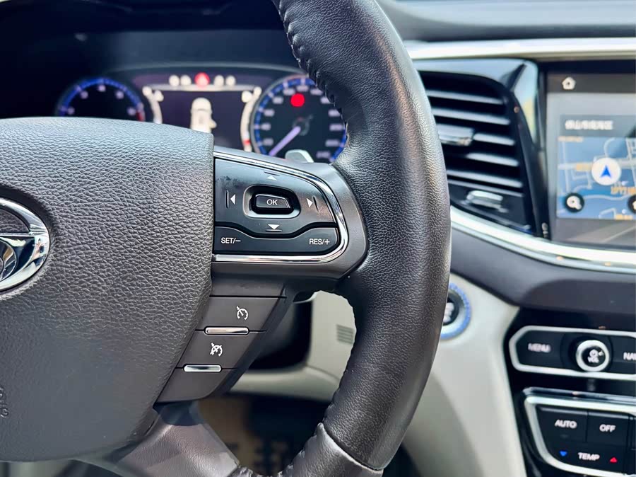 GAC Trumpchi GS8 2017 #21 GAC Trumpchi GS8 2017 car image #21