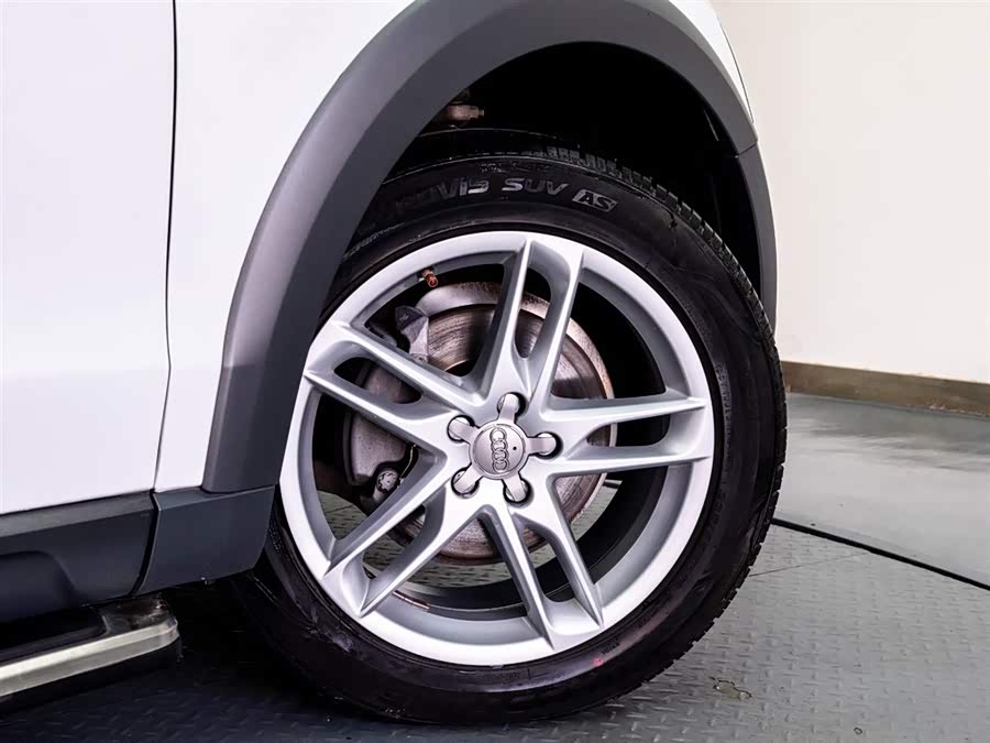 Audi Q5 2017 car image #21