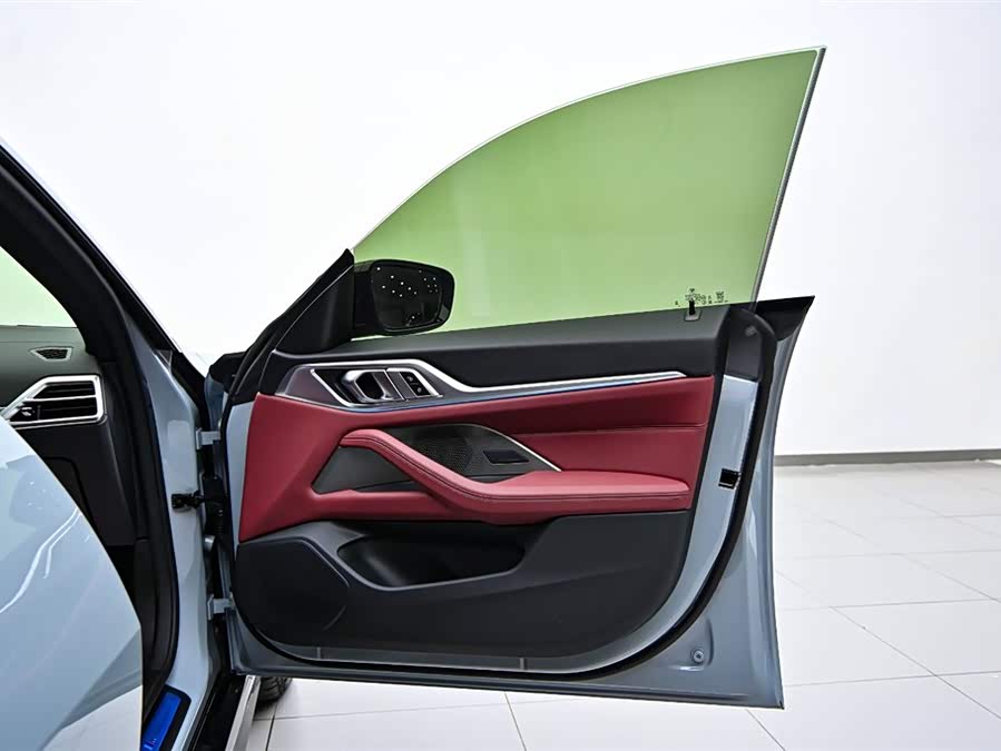 BMW i4 2025 car image #21