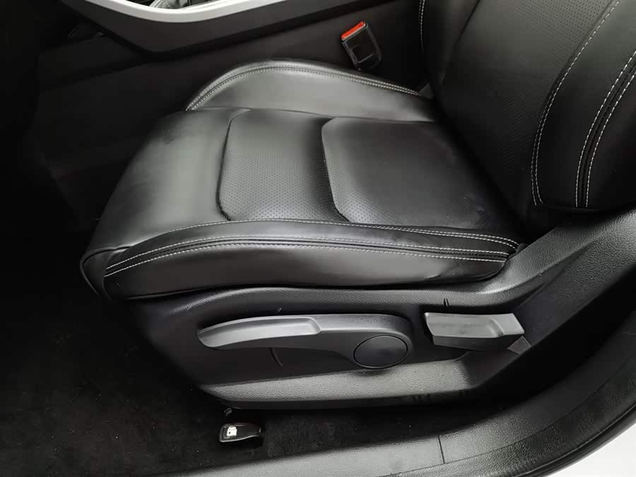 GEELY Vision X6 2020 car image #21