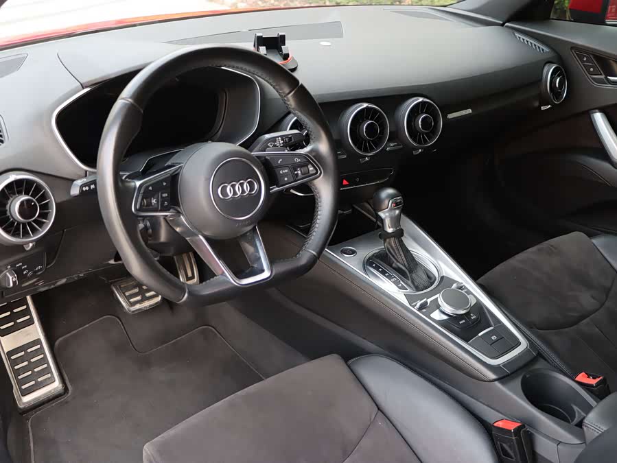 Audi TT 2017 car image #21