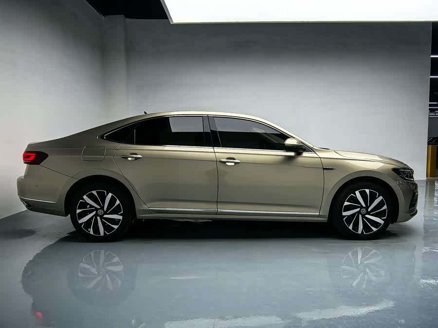 Volkswagen Passat 2022 imagen de coche #21