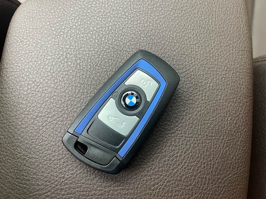 BMW 3 Series 2019 #21 BMW 3 Series 2019 car image #21