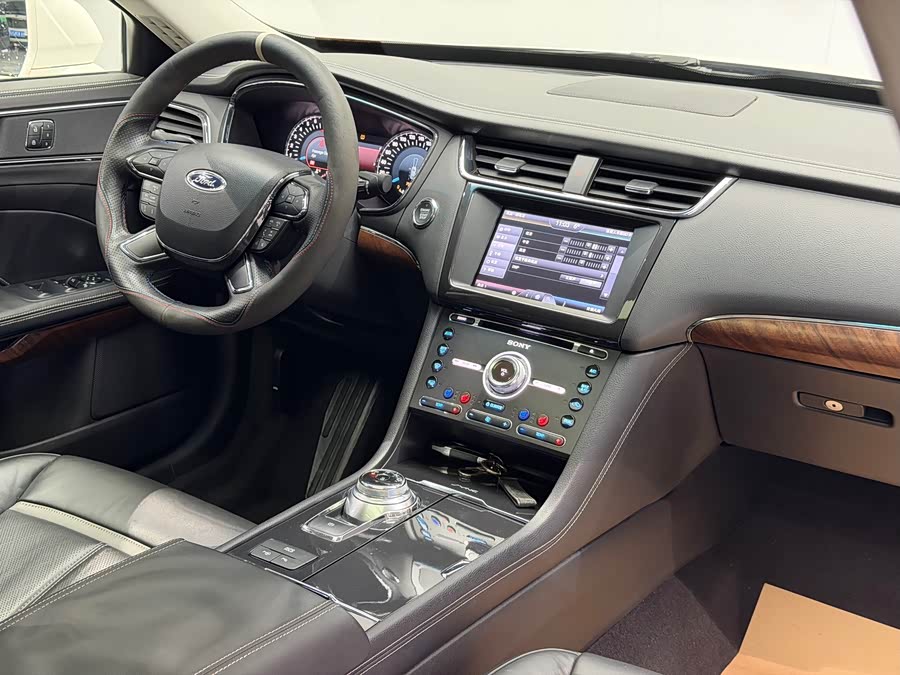 Ford Taurus 2017 car image #21