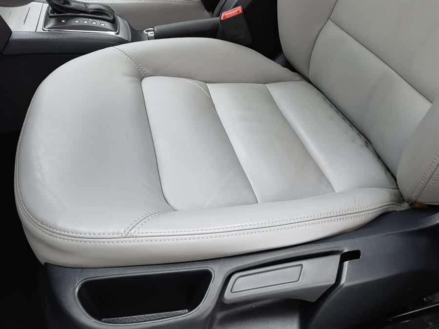 Skoda Octavia 2014 car image #21
