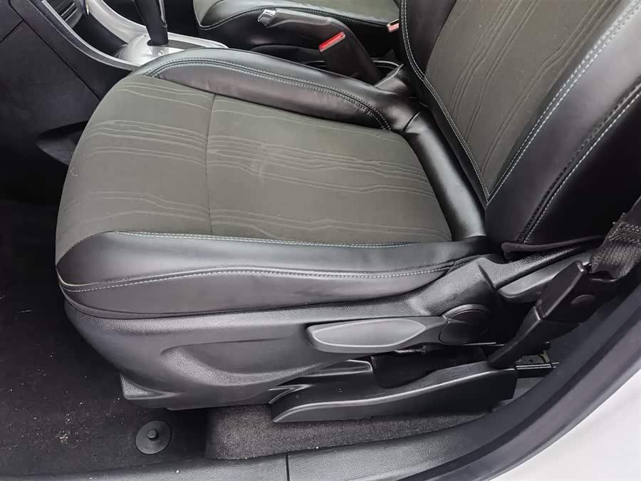 雪佛兰 创酷 2015 汽车图片 #21