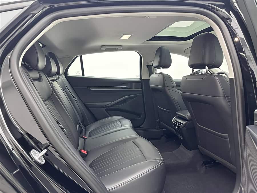 Ford Mondeo 2025 #21 Ford Mondeo 2025 car image #21