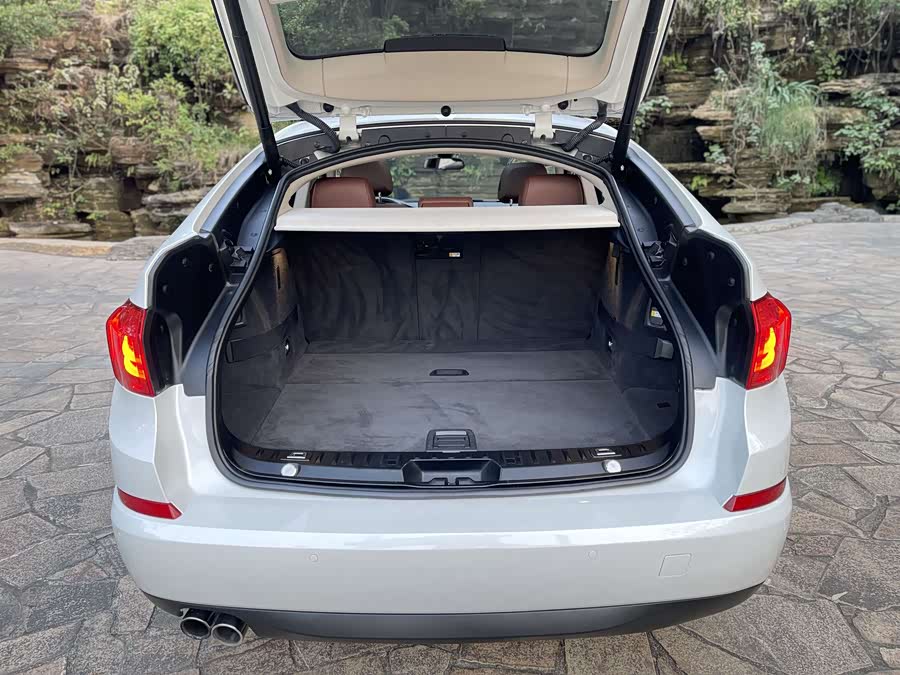 BMW 5 Series GT 2016 صورة سيارة #21