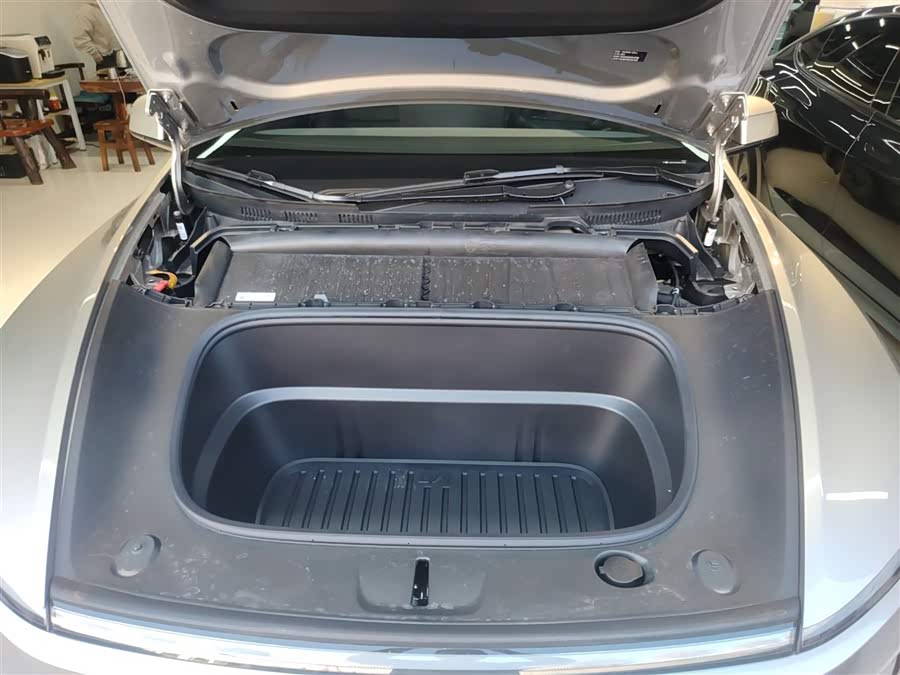 特斯拉 Model Y L 2025 汽车图片 #21