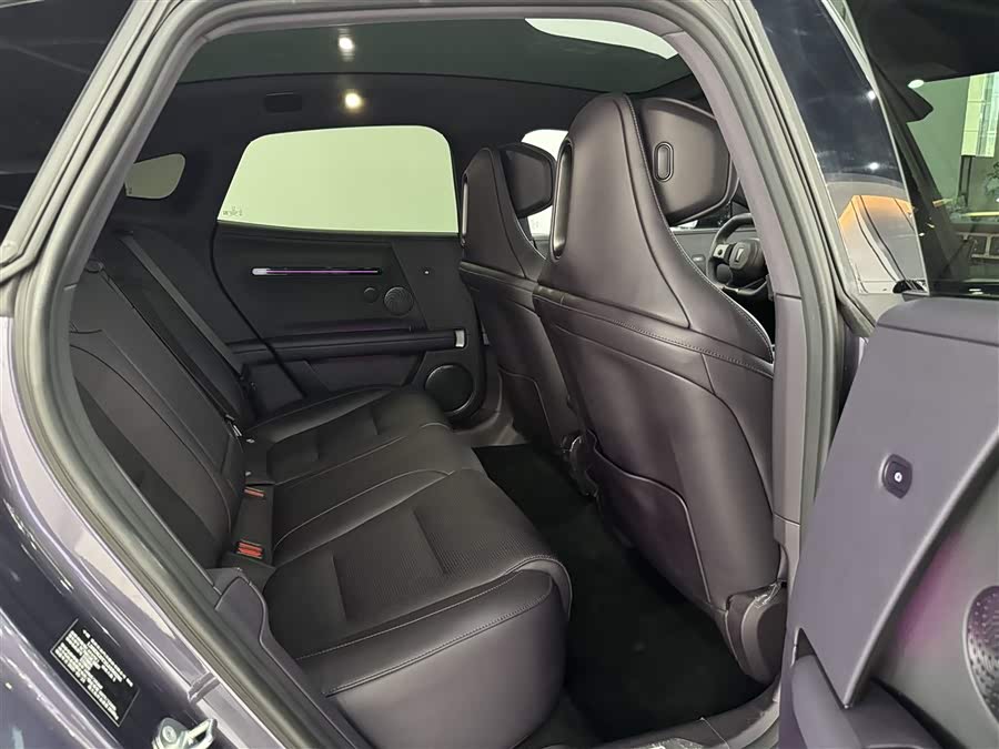 阿维塔 阿维塔06 2025 汽车图片 #21