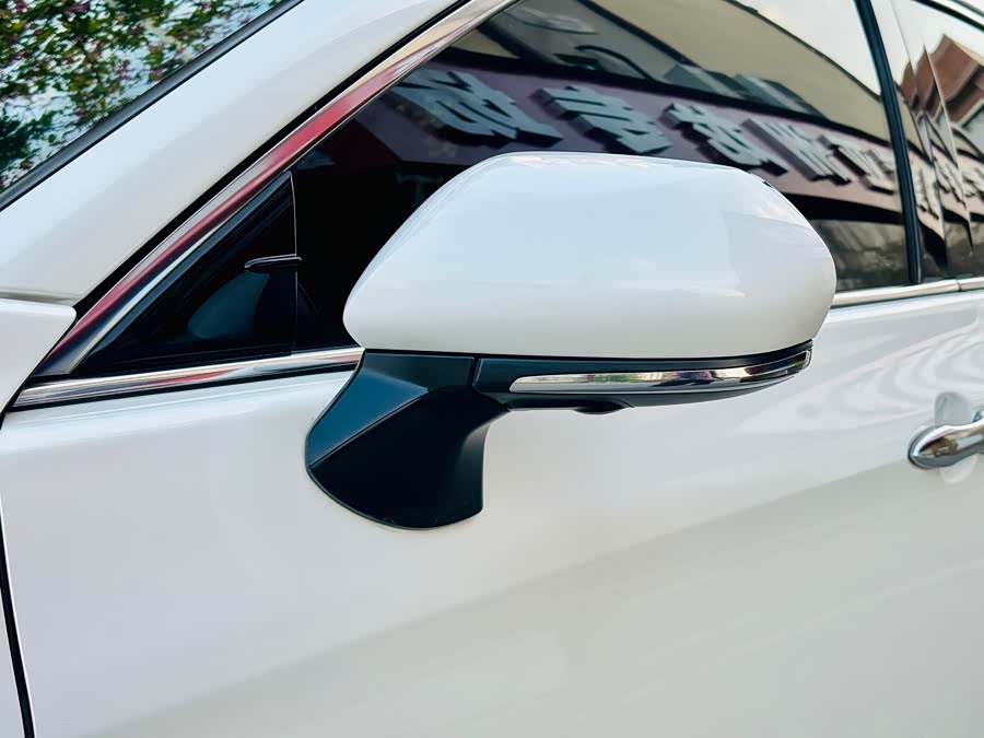 Toyota Avalon 2023 car image #21