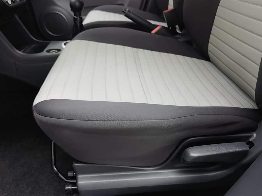 Suzuki Swift 2015 car image #21