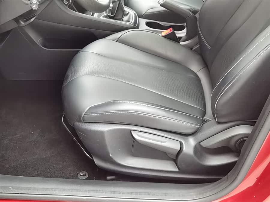 Roewe i5 2019 car image #21
