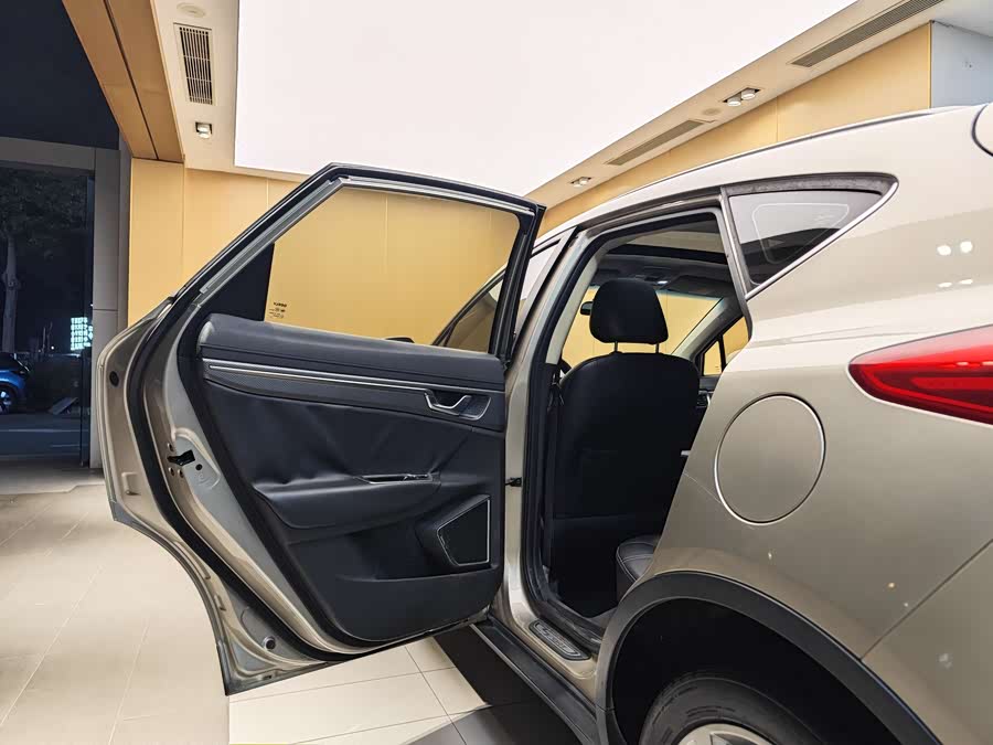 GEELY 2017 car image #21