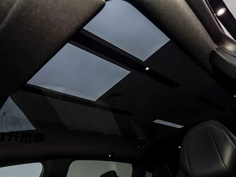 特斯拉 Model Y L 2025 汽车图片 #21