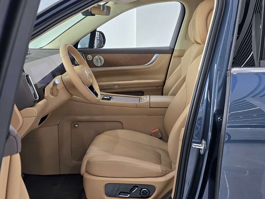 2024 car image #21