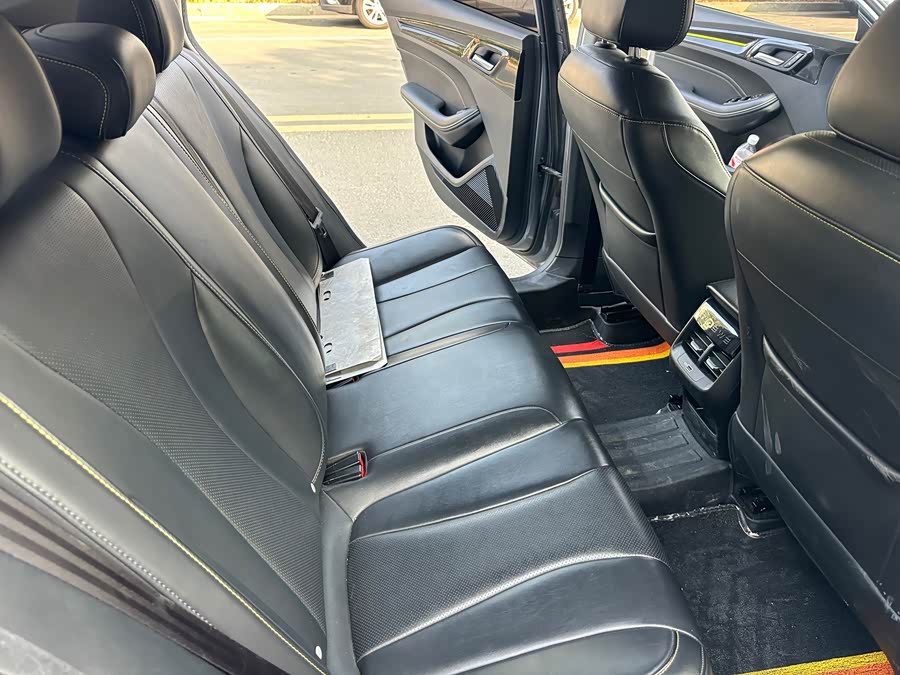 Roewe i5 2021 car image #21