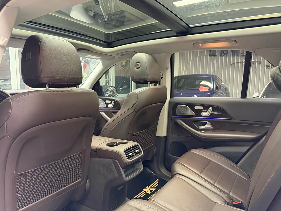 Mercedes-Benz GLE Class 2020 car image #21