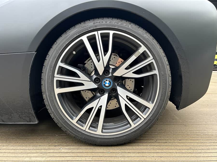 BMW i8 2018 car image #21