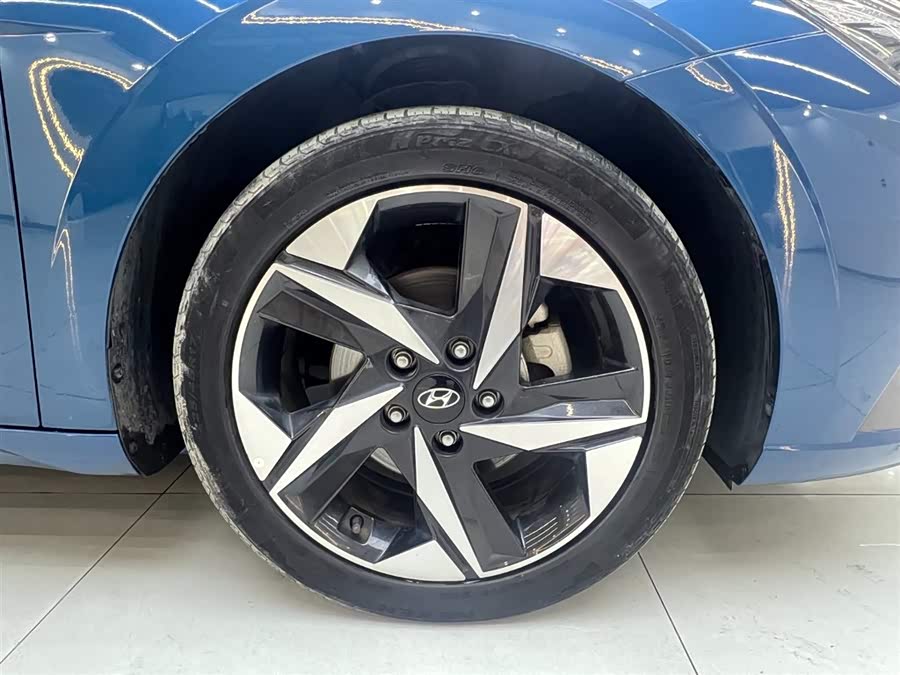 Hyundai Elantra 2022 immagine di auto #21