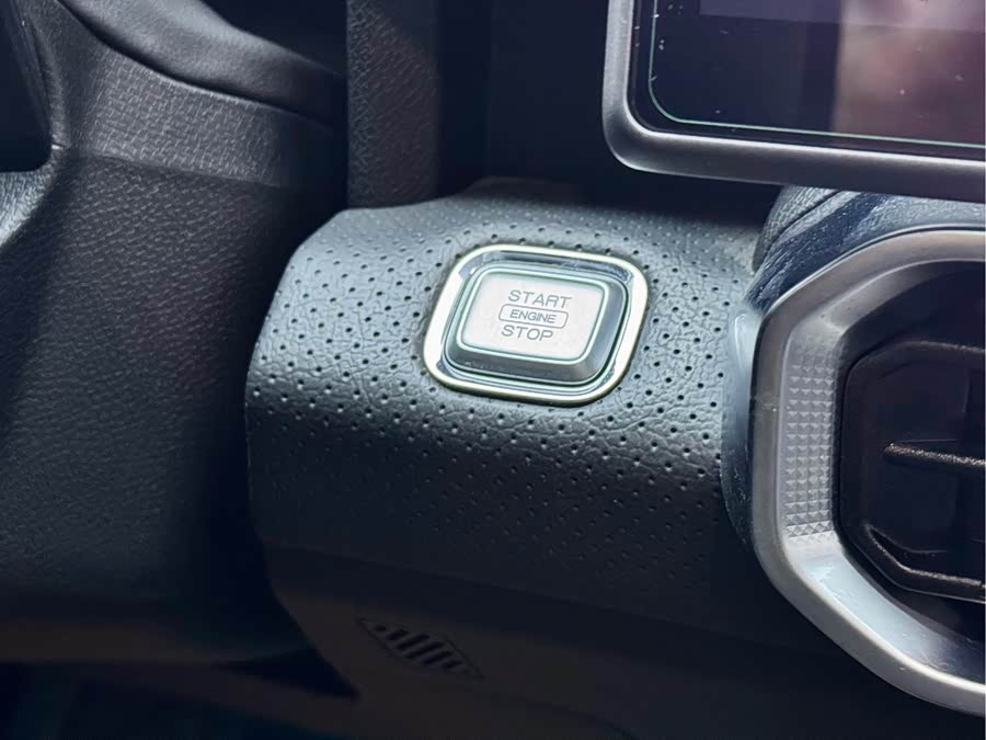 Jetour Traveller 2023 car image #21
