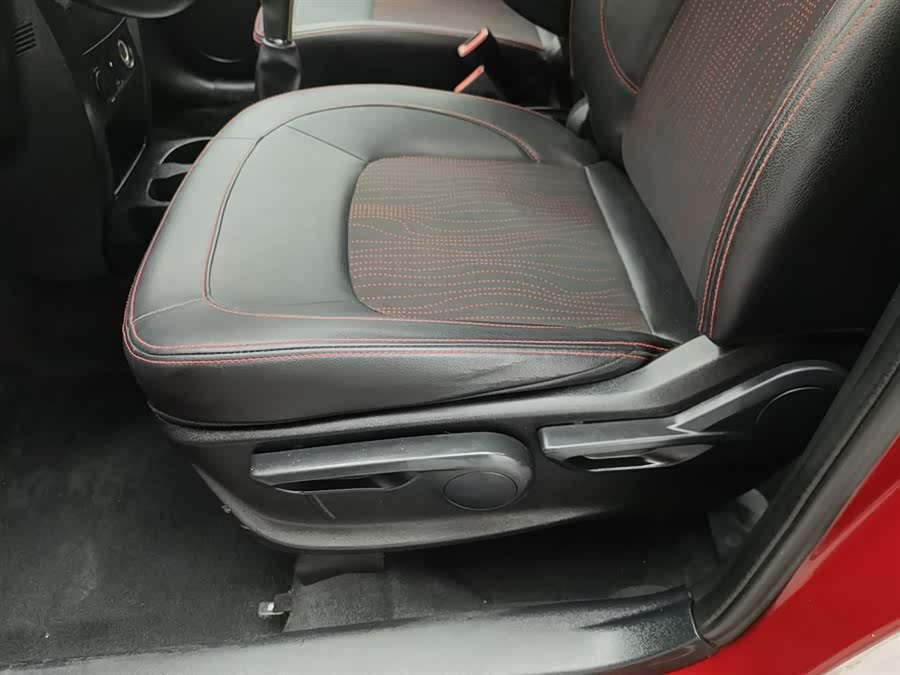 Great Wall M4 2014 صورة سيارة #21