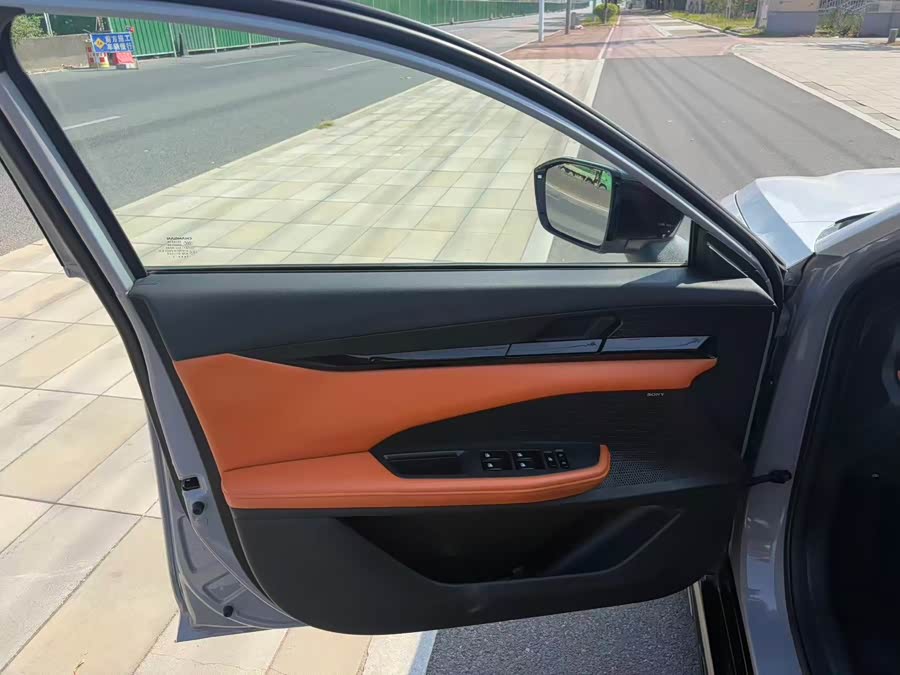 Changan UNI-V 2023 car image #21