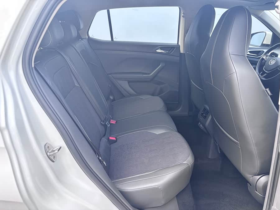 Volkswagen T-Cross 2020 car image #21