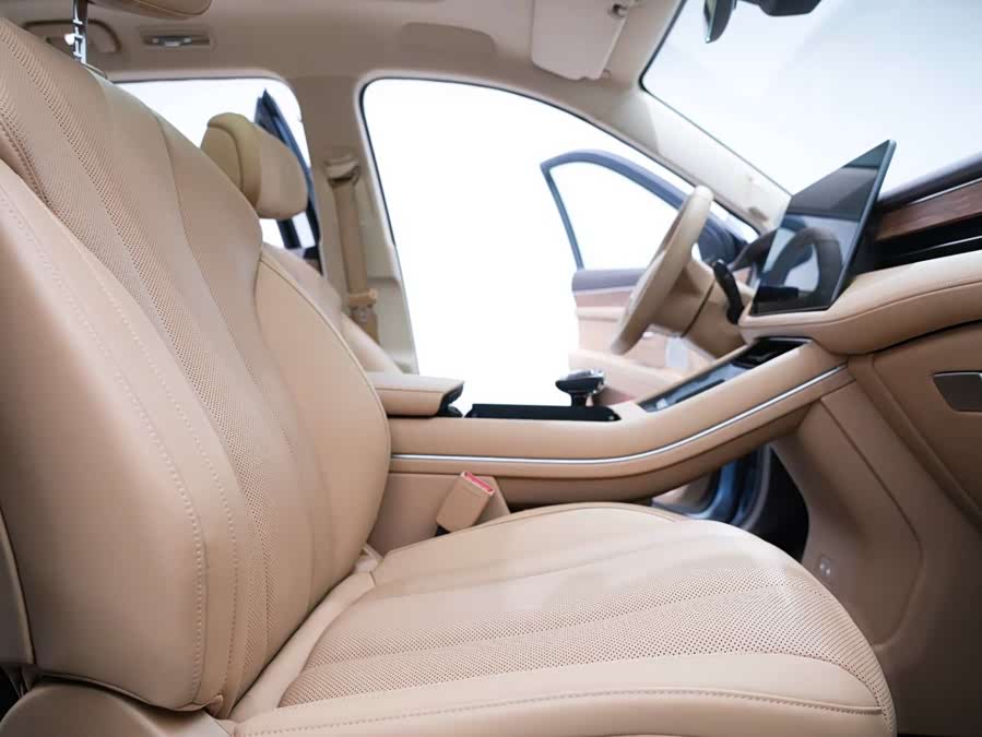 2023 car image #21