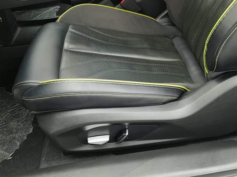 哪吒汽车 哪吒GT 2023 汽车图片 #21