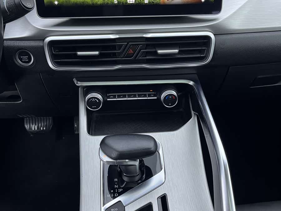 GEELY Coolray 2022 car image #21