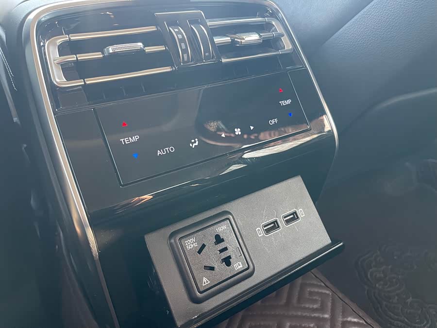 HongQi H9 2021 car image #21