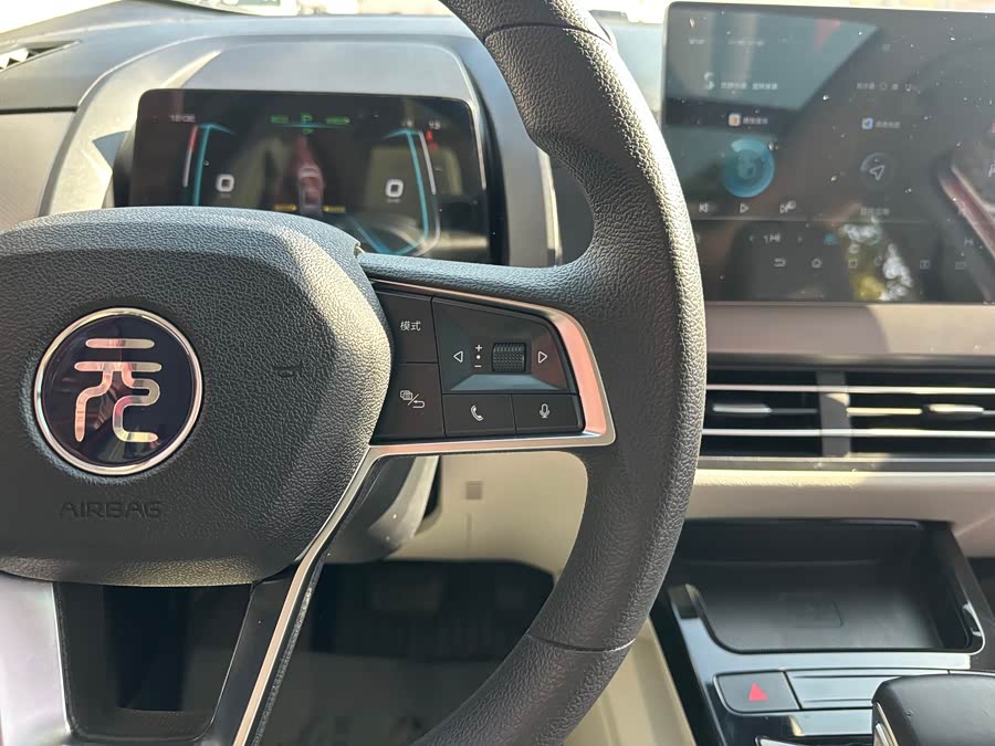 BYD Yuan Pro 2021 #21 BYD Yuan Pro 2021 car image #21