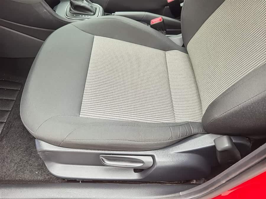 Volkswagen Polo 2017 car image #21
