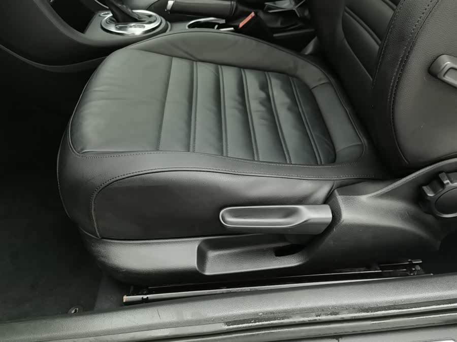 Volkswagen Beetle 2013 car image #21