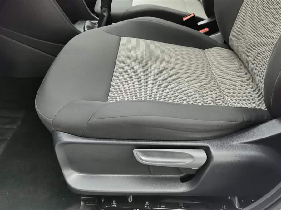 Volkswagen Polo 2014 car image #21