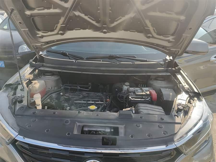 Forthing T5 2020 صورة سيارة #21