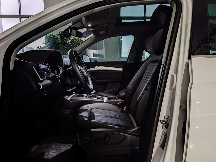 Audi Q5L 2020 car image #21