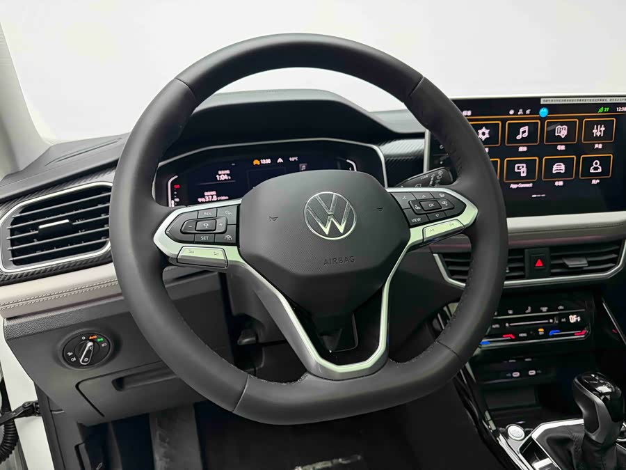 Volkswagen Tayron 2024 immagine di auto #21