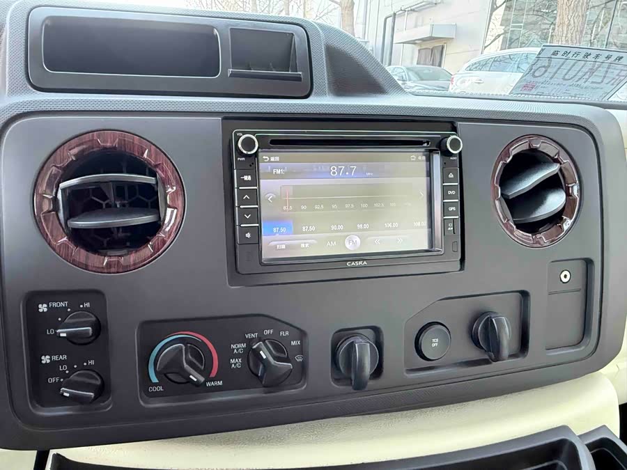 Ford E350 2015 #21 Ford E350 2015 car image #21