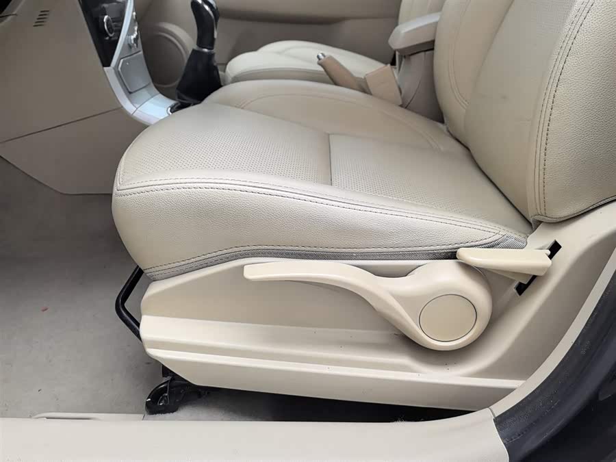 Great Wall C30 2012 car image #21