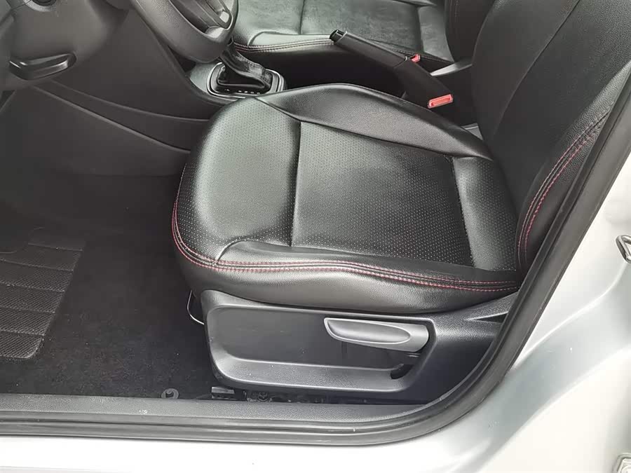 Volkswagen Polo 2017 car image #21