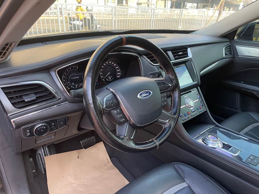 Ford Taurus 2017 #21 Ford Taurus 2017 car image #21