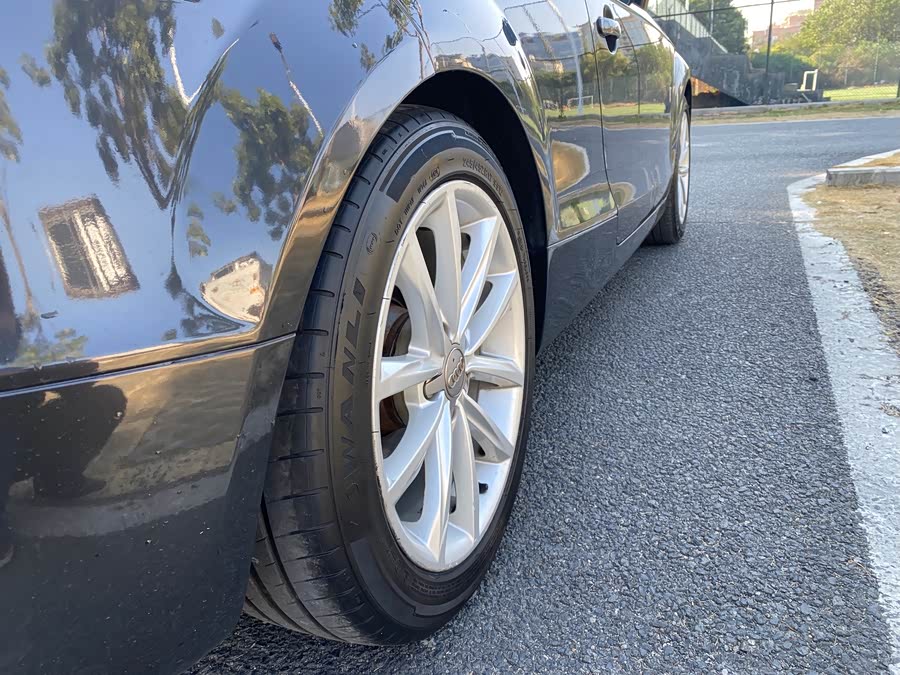 Audi TT 2012 car image #21