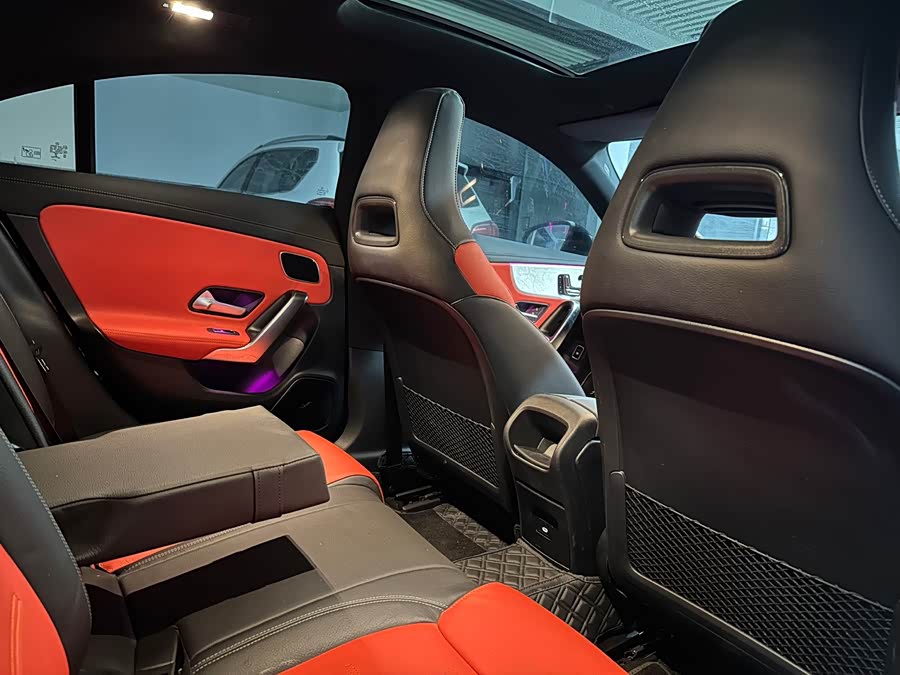 Mercedes-Benz CLA AMG 2025 imagem de carro #21