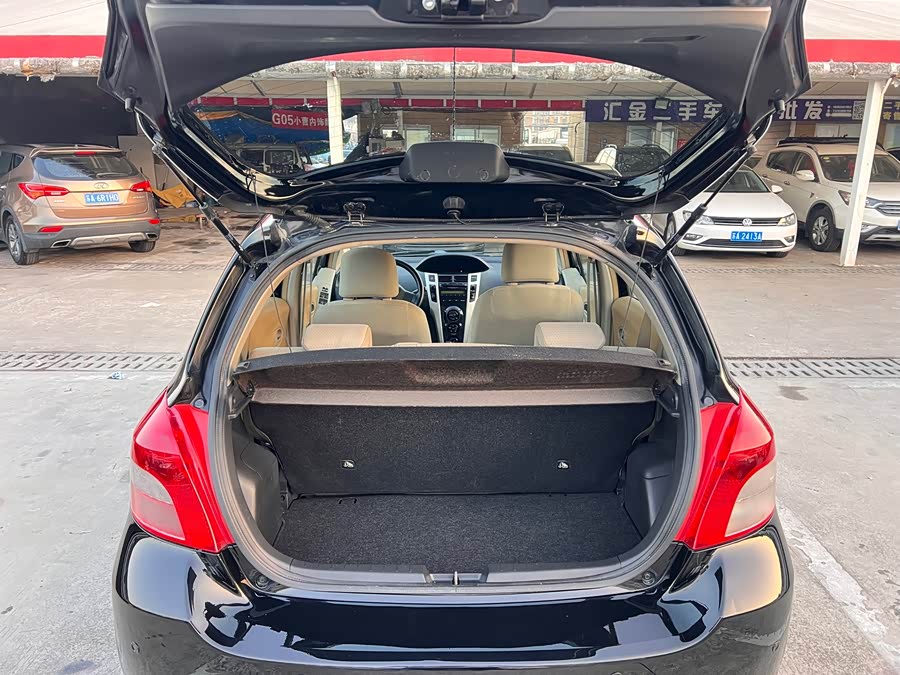 Toyota Yaris 2010 imagen de coche #21