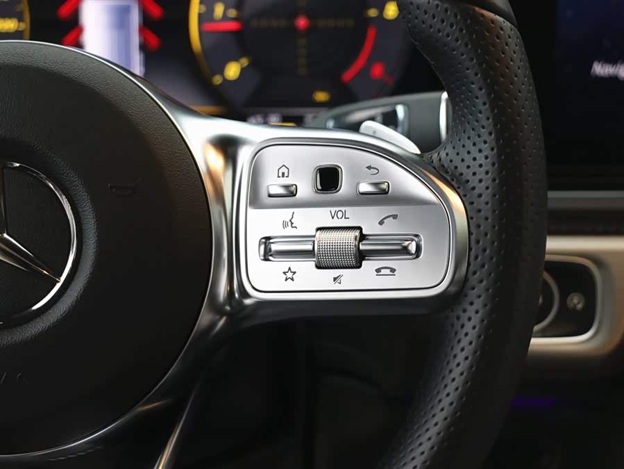 Mercedes-Benz 2025 car image #21