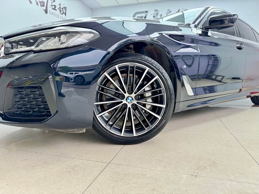 BMW 5 Series 2022 immagine di auto #21